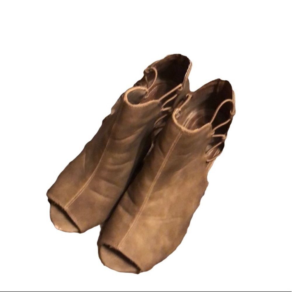 Sugar size 8 brown leather wedges great condition